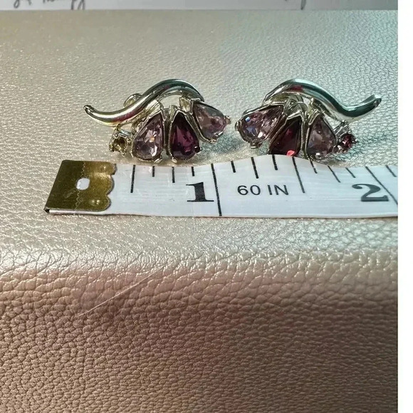 Art Nouveau Style | Vintage Earrings | Screwback Earrings - Picture 4 of 9